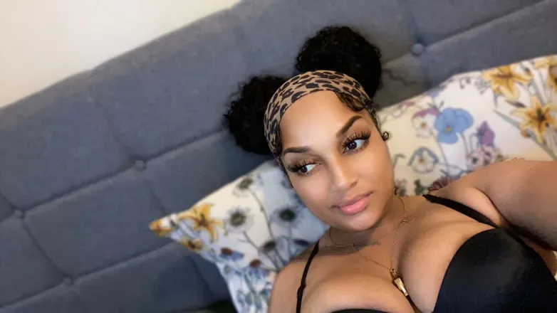OnlyFans cuenta youdreamofshayy header 2