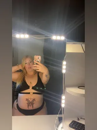 OnlyFans account  blueeyedblondee avatar 1