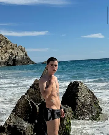 OnlyFans cuenta yoursexybooy header 2