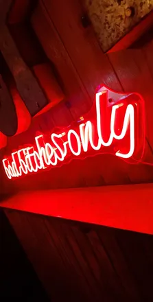 OnlyFans cuenta honeydewmlktea header 2