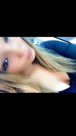 OnlyFans account  heluvsme_haylee header 2