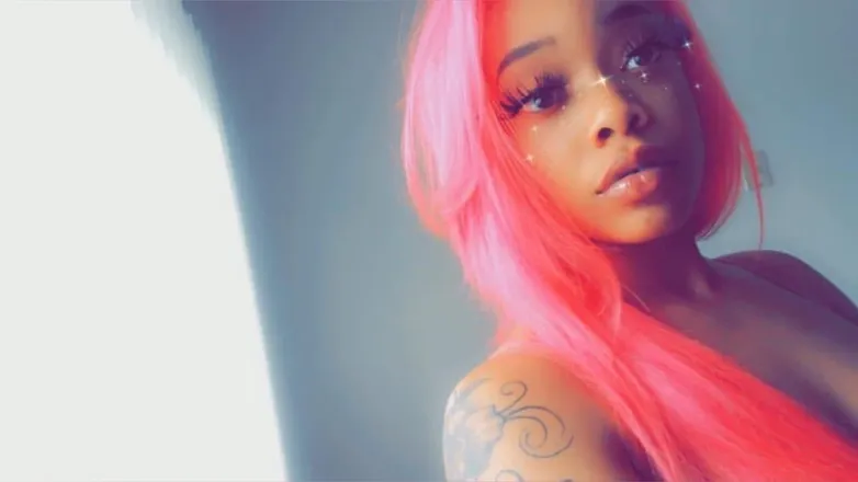 OnlyFans account  prettytreasures header 2