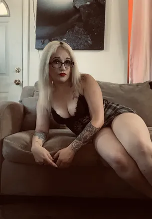 OnlyFans cuenta lucypuffs header 2