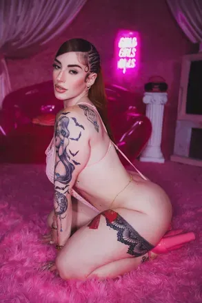 OnlyFans account  pawgemily avatar 1
