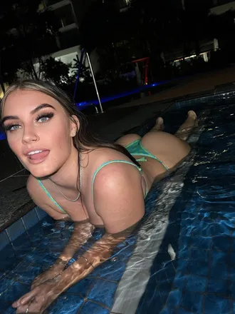 OnlyFans cuenta nikoleexx header 2