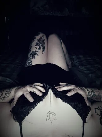 OnlyFans cuenta fruskiz header 2
