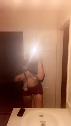 OnlyFans account  nov3mberbaby avatar 1