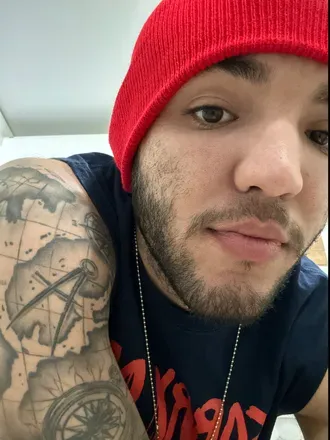 OnlyFans account  yunier_kingg header 2