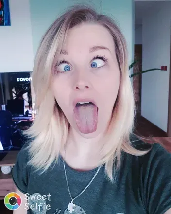 OnlyFans account  miaart96 avatar 1