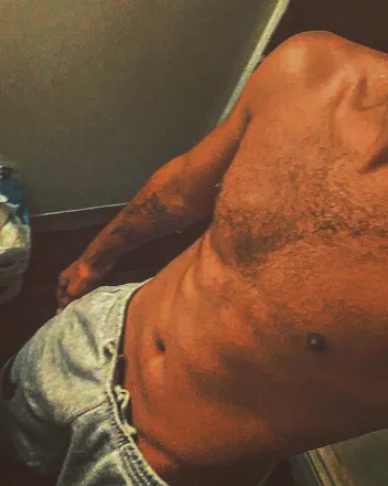 OnlyFans account  averagesadnigga header 2