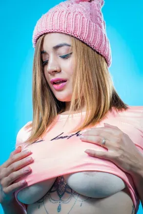OnlyFans account  queeng_69 avatar 1
