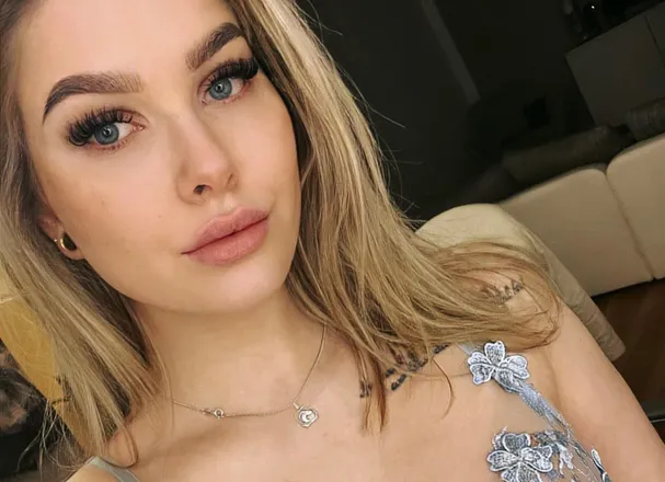 OnlyFans cuenta mrsbecca header 2