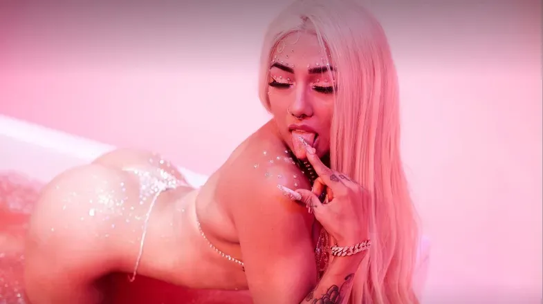 OnlyFans cuenta amyrossepink header 2