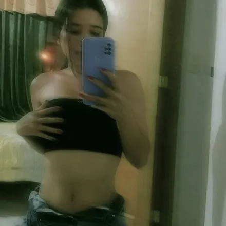 OnlyFans cuenta yurani_18 header 2