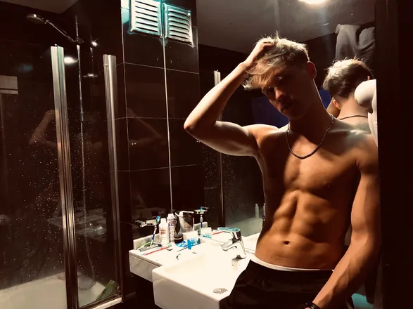 OnlyFans cuenta sullyok header 2