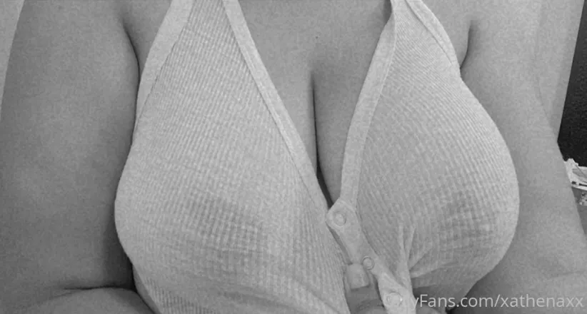 OnlyFans cuenta xathenaxx header 2