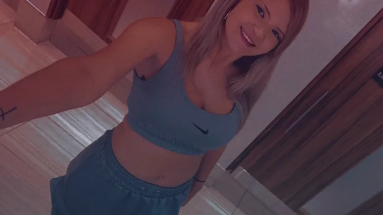 OnlyFans cuenta briibbby22 header 2