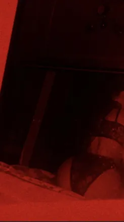 OnlyFans cuenta alejand061018 header 2