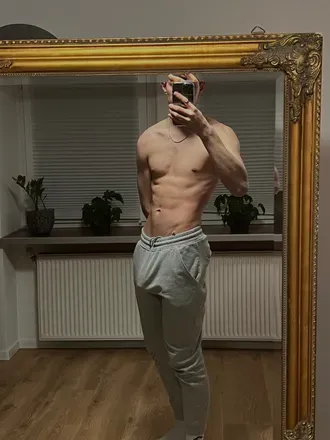 OnlyFans account  straighthugeboy avatar 1