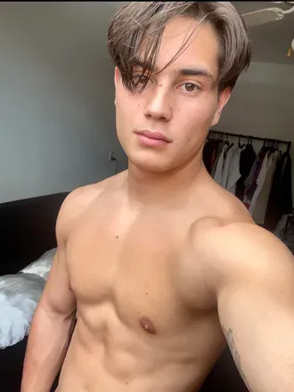 OnlyFans account  holoboii avatar 1