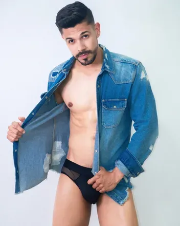 OnlyFans cuenta alexxxprivado1 avatar 1