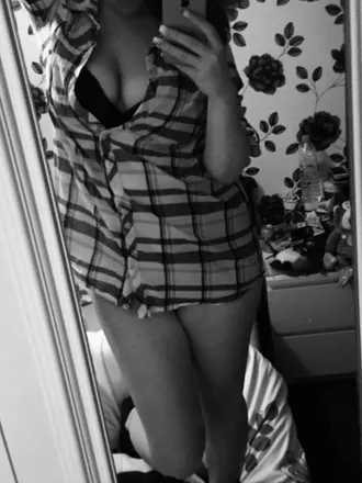 OnlyFans cuenta forbiddenwonder header 2