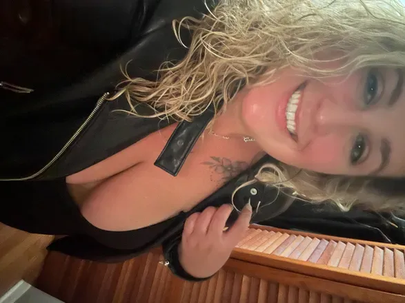 OnlyFans cuenta mamajay11 header 2