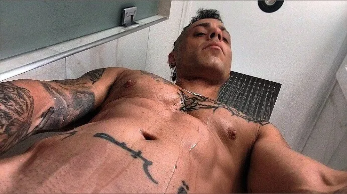 OnlyFans cuenta goldenboy_33 header 2