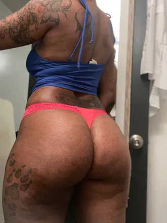 OnlyFans cuenta thickassstewie header 2