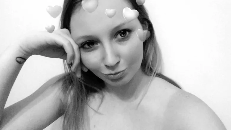 OnlyFans cuenta xoxocorrina header 2