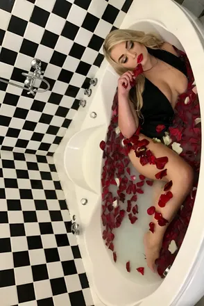 OnlyFans cuenta valerialuuv header 2