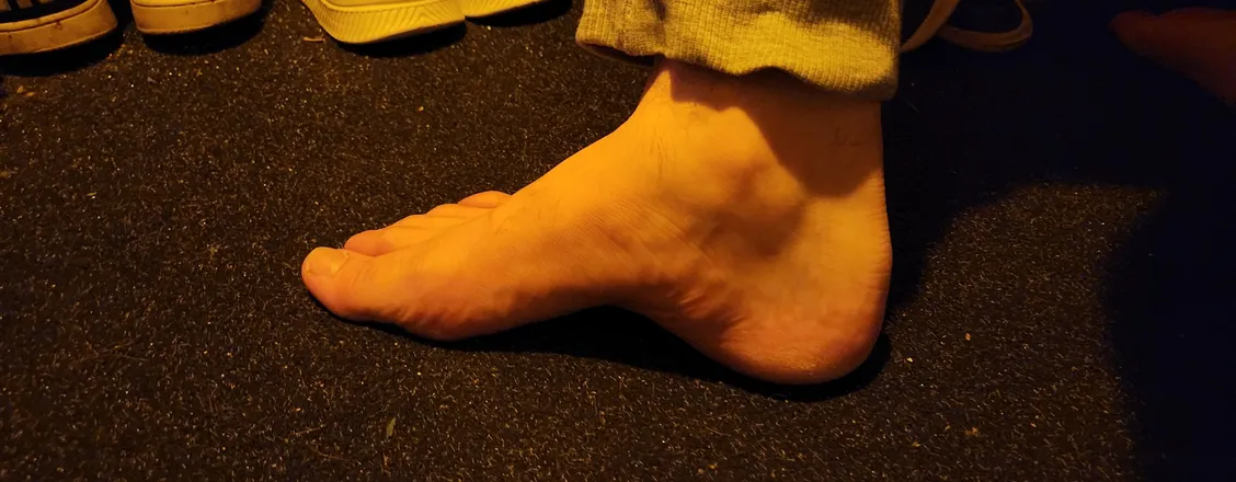 OnlyFans cuenta yournewfootgod header 2