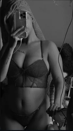 OnlyFans cuenta isha2900 header 2