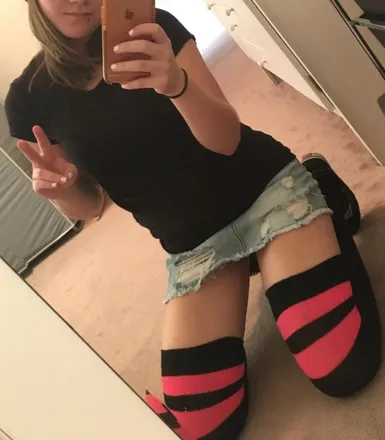 OnlyFans cuenta emilymalachi header 2