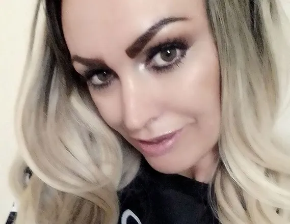 OnlyFans cuenta mariah22101983 header 2