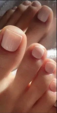 OnlyFans account  petite_toesies header 2