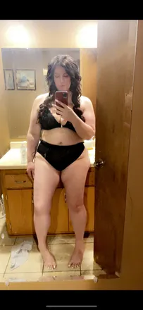OnlyFans cuenta chelle2urbelle22 header 2