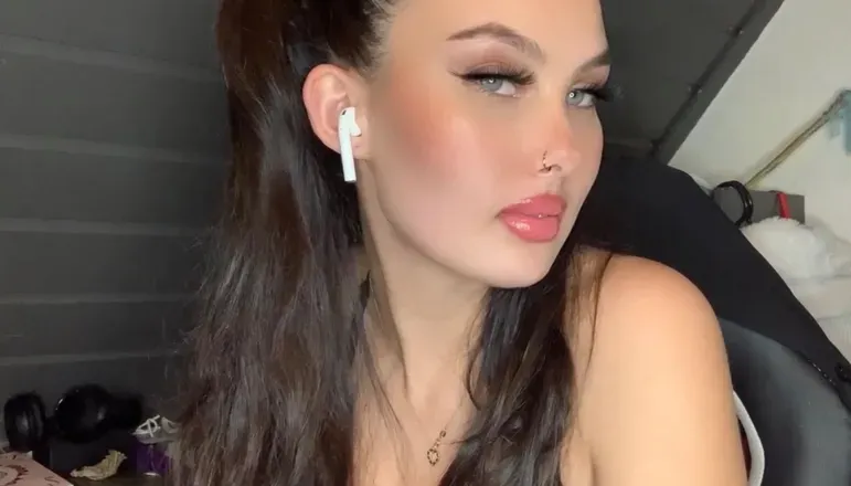 OnlyFans cuenta asziandoll avatar 1