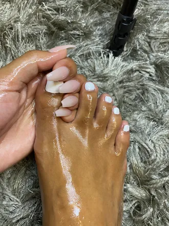 OnlyFans cuenta happyfeet4y header 2
