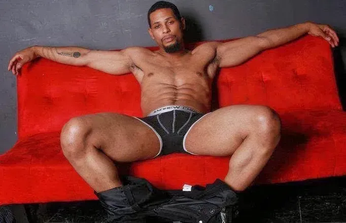 OnlyFans cuenta supermanebony2 avatar 1