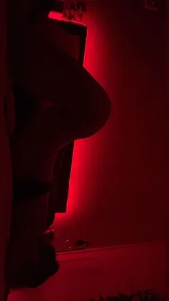 OnlyFans cuenta petitesexybrunette header 2