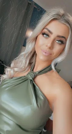 OnlyFans cuenta queenzxx header 2