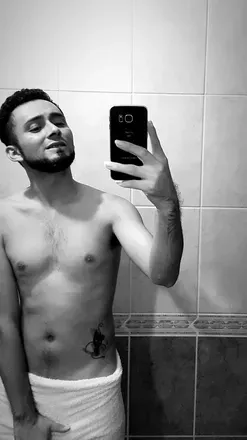 OnlyFans cuenta ekroll03 header 2