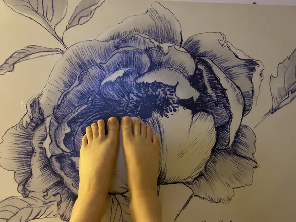 OnlyFans account  feet4dayyz header 2