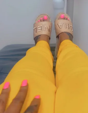 OnlyFans account  peachezfatfeetbandit header 2