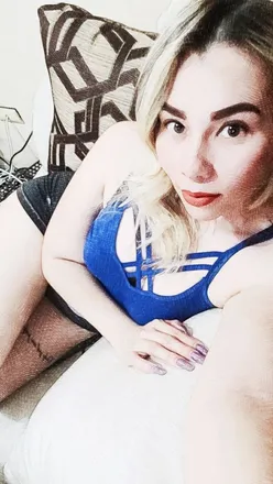 OnlyFans cuenta risell header 2
