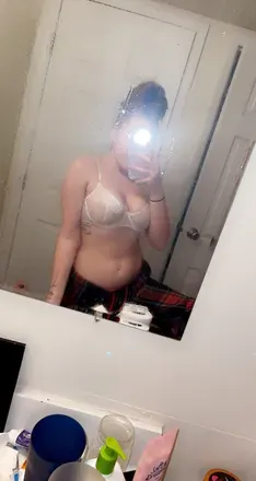 OnlyFans account  averykate header 2