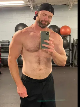 OnlyFans account  rylifter avatar 1