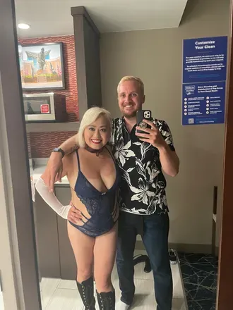 OnlyFans cuenta marriedpolycouple avatar 1