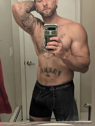 OnlyFans cuenta yourlocaldilf420 header 2